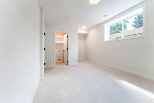 812 1 Street Nw, Calgary, AB - Indoor Photo Showing Other Room