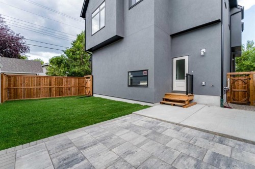812 1 Street Nw, Calgary, AB - Outdoor With Exterior