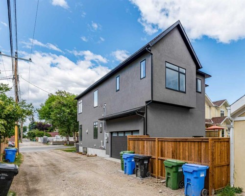 812 1 Street Nw, Calgary, AB - Outdoor With Exterior