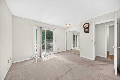 6437 Coach Hill Road Sw, Calgary, AB - Indoor Photo Showing Other Room