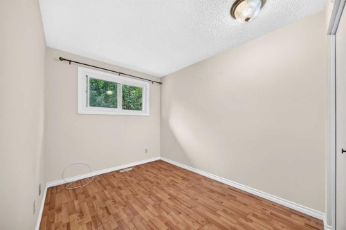 6437 Coach Hill Road Sw, Calgary, AB - Indoor Photo Showing Other Room