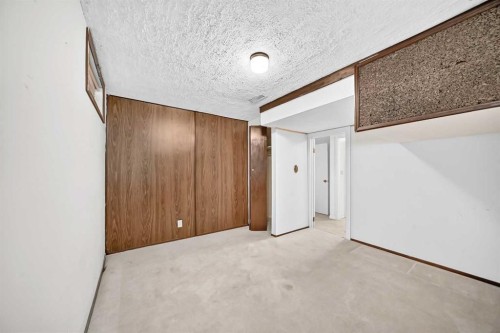 6437 Coach Hill Road Sw, Calgary, AB - Indoor Photo Showing Other Room