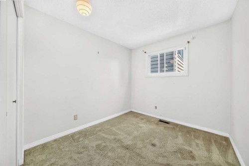6437 Coach Hill Road Sw, Calgary, AB - Indoor Photo Showing Other Room