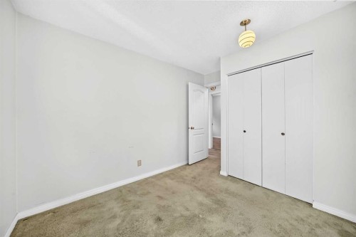 6437 Coach Hill Road Sw, Calgary, AB - Indoor Photo Showing Other Room