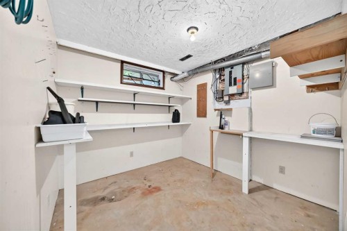 6437 Coach Hill Road Sw, Calgary, AB - Indoor