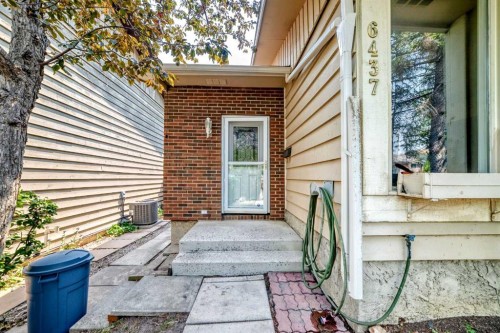 6437 Coach Hill Road Sw, Calgary, AB - Outdoor With Exterior
