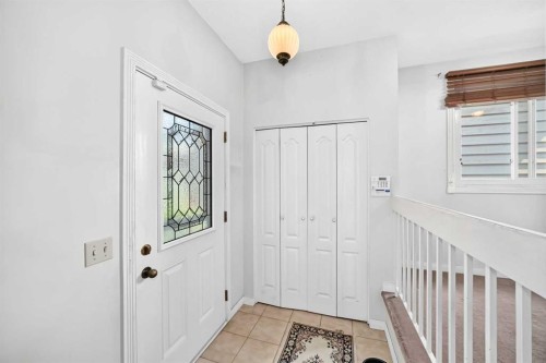 6437 Coach Hill Road Sw, Calgary, AB - Indoor Photo Showing Other Room