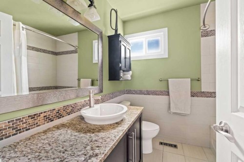 7-1603 Mcgonigal Drive Ne, Calgary, AB - Indoor Photo Showing Bathroom