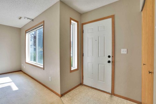 575-100 Jordan Parkway, Red Deer, AB - Indoor Photo Showing Other Room