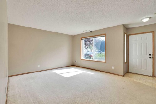 575-100 Jordan Parkway, Red Deer, AB - Indoor Photo Showing Other Room