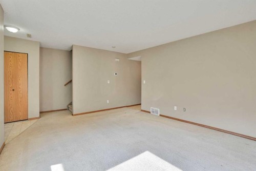 575-100 Jordan Parkway, Red Deer, AB - Indoor Photo Showing Other Room