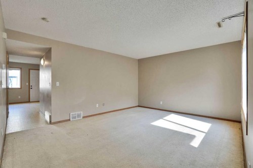 575-100 Jordan Parkway, Red Deer, AB - Indoor Photo Showing Other Room