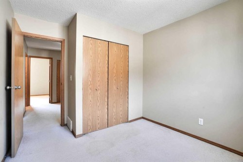 575-100 Jordan Parkway, Red Deer, AB - Indoor Photo Showing Other Room