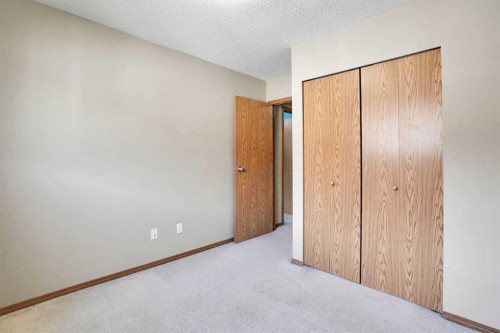 575-100 Jordan Parkway, Red Deer, AB - Indoor Photo Showing Other Room
