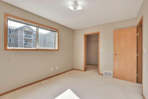 575-100 Jordan Parkway, Red Deer, AB - Indoor Photo Showing Other Room