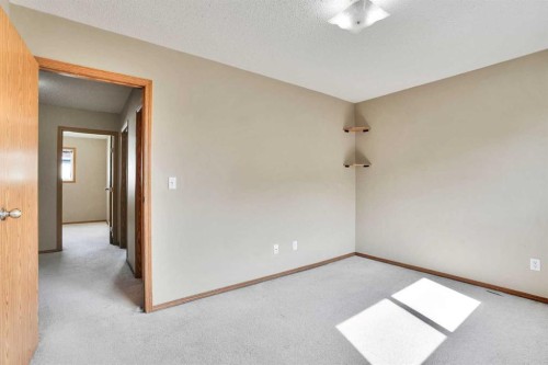 575-100 Jordan Parkway, Red Deer, AB - Indoor Photo Showing Other Room