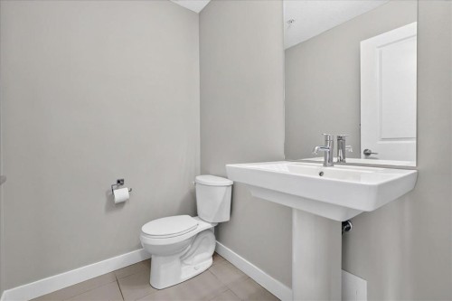 304-607 17 Avenue Nw, Calgary, AB - Indoor Photo Showing Bathroom