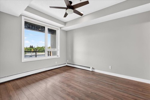 304-607 17 Avenue Nw, Calgary, AB - Indoor Photo Showing Other Room