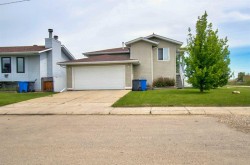 434 9 Street Beiseker, AB T0M 0G0