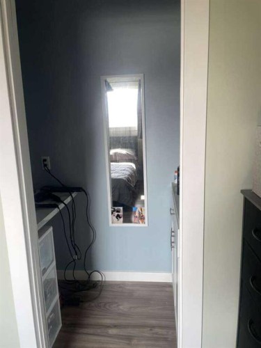 10 Chow Avenue Se, Medicine Hat, AB - Indoor Photo Showing Other Room