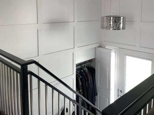 10 Chow Avenue Se, Medicine Hat, AB - Indoor Photo Showing Other Room