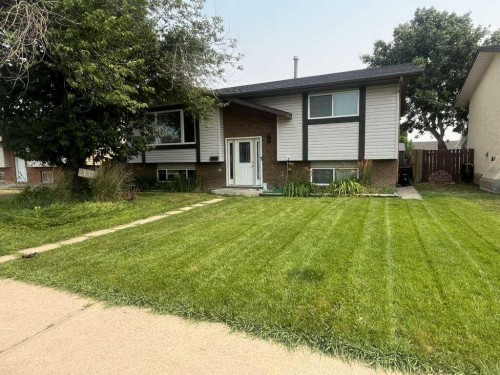 10 Chow Avenue Se, Medicine Hat, AB - Outdoor