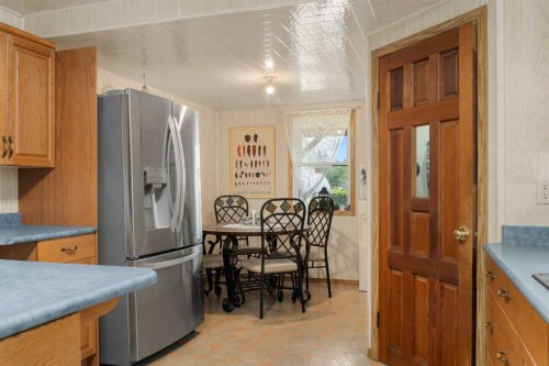 250035 Township Road 304, Rural Kneehill County, AB - Indoor Photo Showing Kitchen