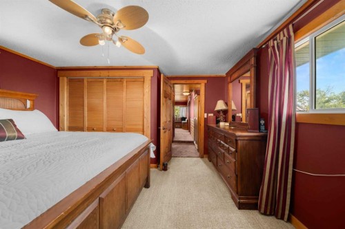 250035 Township Road 304, Rural Kneehill County, AB - Indoor Photo Showing Bedroom