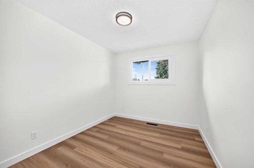 808 Avonlea Place Se, Calgary, AB - Indoor Photo Showing Other Room