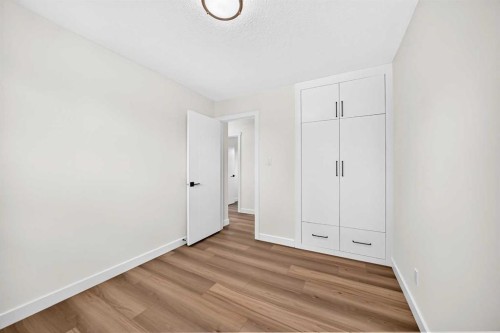 808 Avonlea Place Se, Calgary, AB - Indoor Photo Showing Other Room