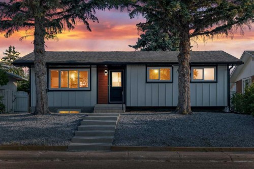 808 Avonlea Place Se, Calgary, AB - Outdoor