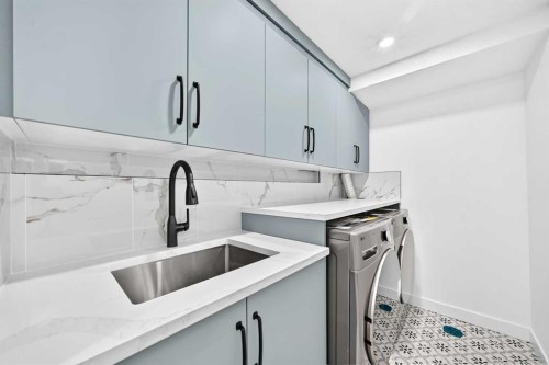 808 Avonlea Place Se, Calgary, AB - Indoor Photo Showing Laundry Room