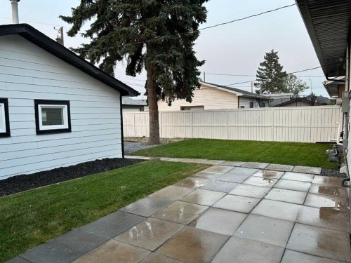 808 Avonlea Place Se, Calgary, AB - Outdoor