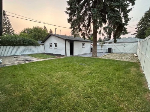 808 Avonlea Place Se, Calgary, AB - Outdoor