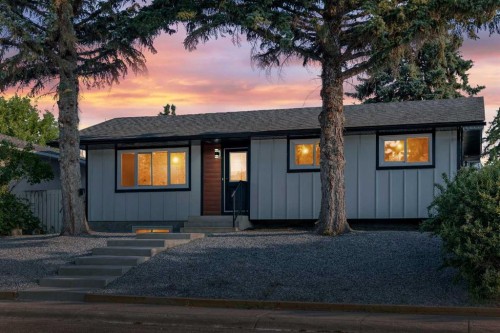 808 Avonlea Place Se, Calgary, AB - Outdoor