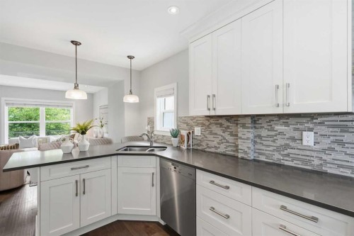 121 15 Street Nw, Calgary, AB - Indoor Photo Showing Kitchen With Double Sink With Upgraded Kitchen