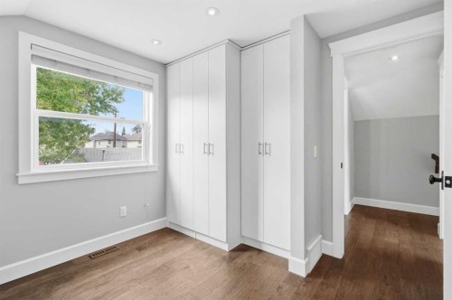 121 15 Street Nw, Calgary, AB - Indoor Photo Showing Other Room
