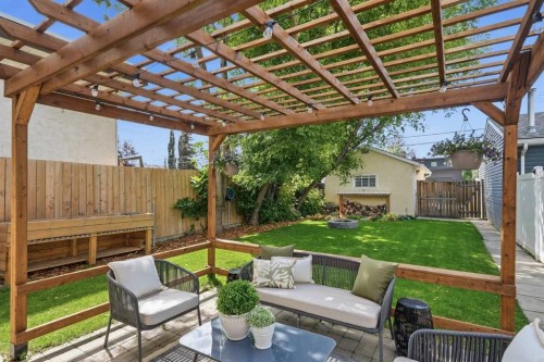 121 15 Street Nw, Calgary, AB - Outdoor With Deck Patio Veranda With Exterior