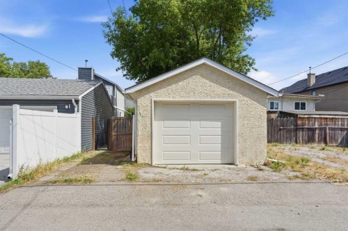 121 15 Street Nw, Calgary, AB - Outdoor With Exterior