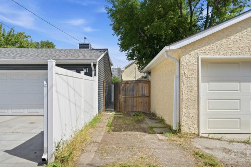 121 15 Street Nw, Calgary, AB - Outdoor With Exterior