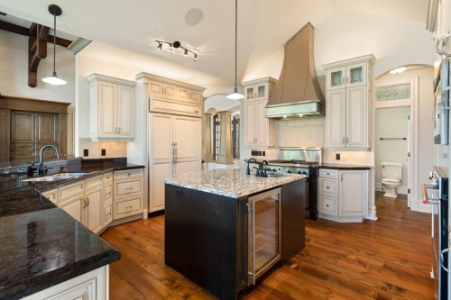 8 Blueridge Drive, Rural Rocky View County, AB - Indoor Photo Showing Kitchen With Double Sink With Upgraded Kitchen