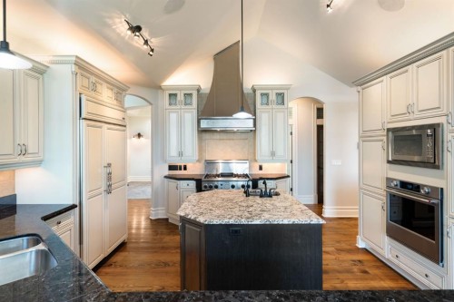 8 Blueridge Drive, Rural Rocky View County, AB - Indoor Photo Showing Kitchen With Stainless Steel Kitchen With Double Sink