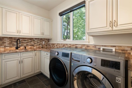 8 Blueridge Drive, Rural Rocky View County, AB - Indoor Photo Showing Laundry Room
