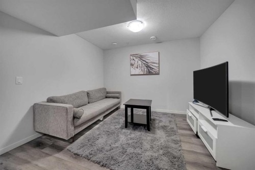 132 Howse Crescent Ne, Calgary, AB - Indoor
