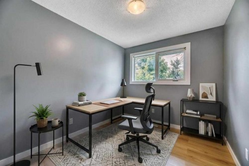 4819 Memorial Drive Se, Calgary, AB - Indoor Photo Showing Office