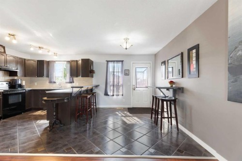 1501 Strathcona Close, Strathmore, AB - Indoor Photo Showing Kitchen