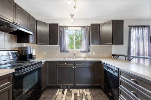 1501 Strathcona Close, Strathmore, AB - Indoor Photo Showing Kitchen