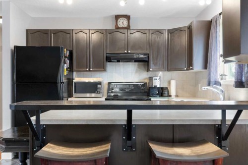 1501 Strathcona Close, Strathmore, AB - Indoor Photo Showing Kitchen
