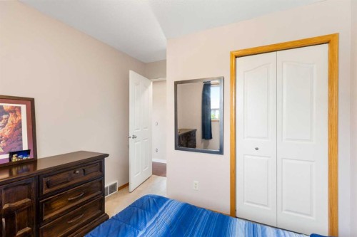 1501 Strathcona Close, Strathmore, AB - Indoor Photo Showing Bedroom