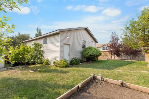 1501 Strathcona Close, Strathmore, AB - Outdoor